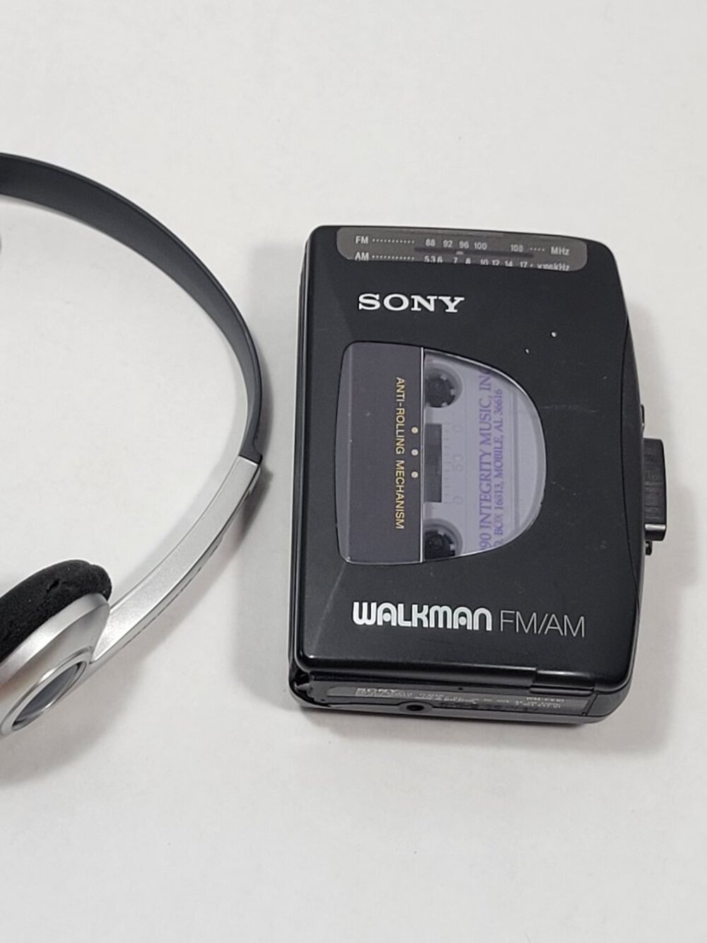 Sony WM-F2061 Walkman AM / FM Radio Cassette Player READ DESCRIPTION